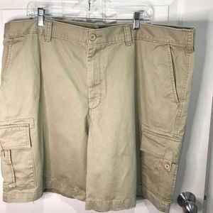 Cotton Cherokee mens khaki cargo shorts size 46